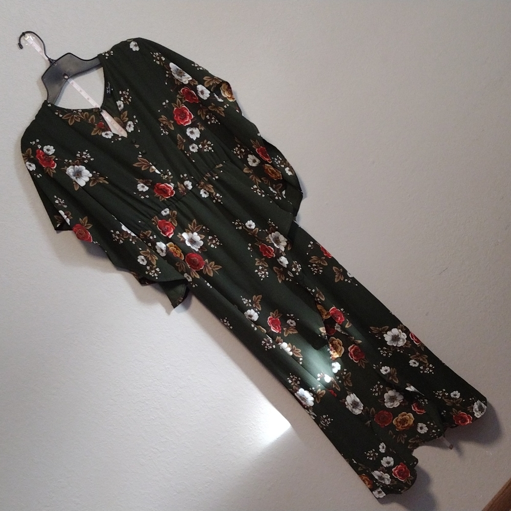 SIMPLEE FLORAL DRESS - Picture 2 of 11